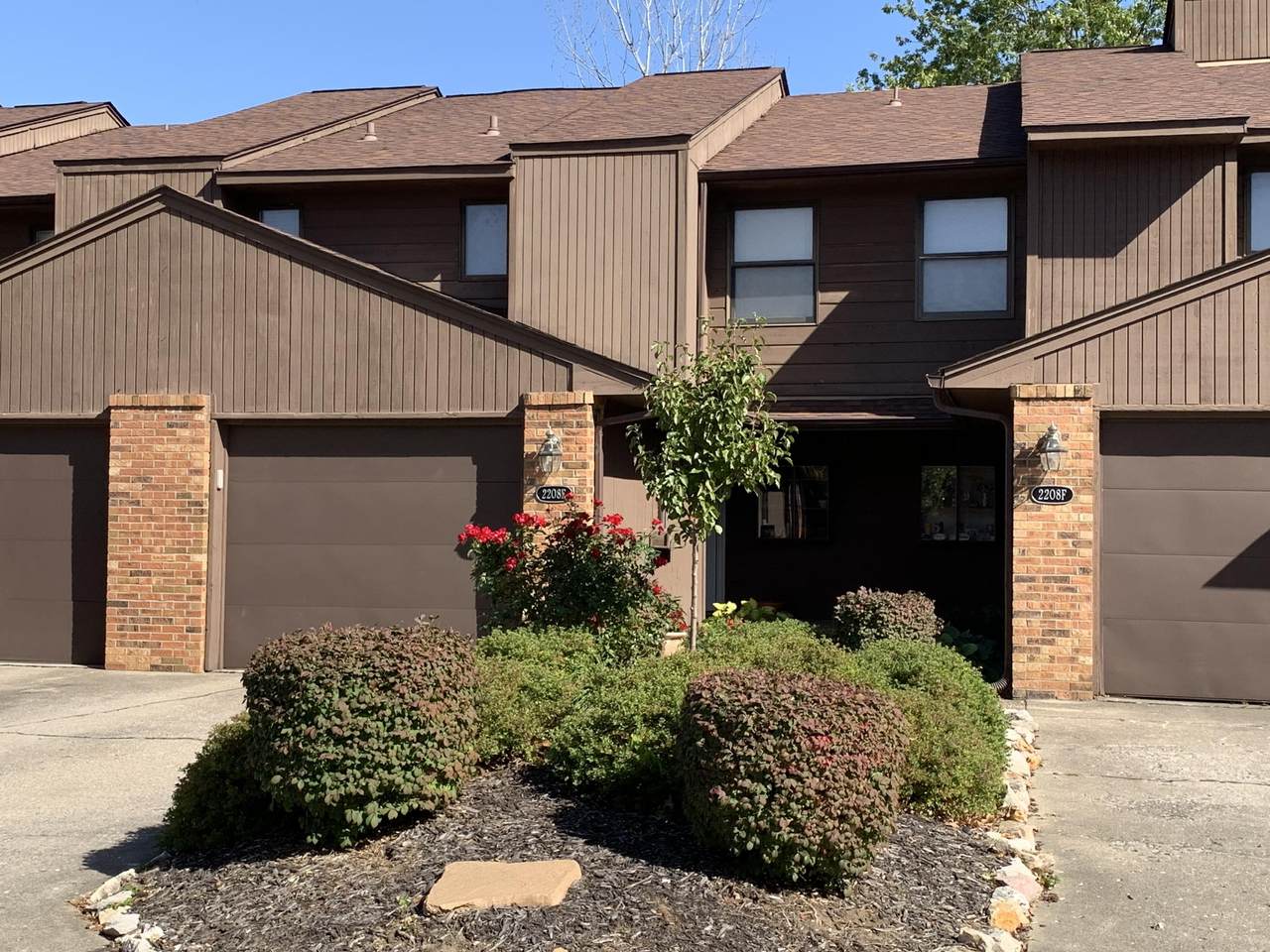 2208 Bushnell Dr - Photo 1