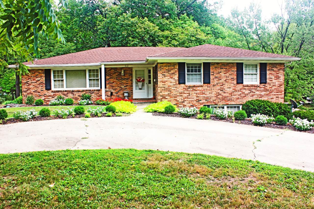 712 Eastlake Dr - Photo 1