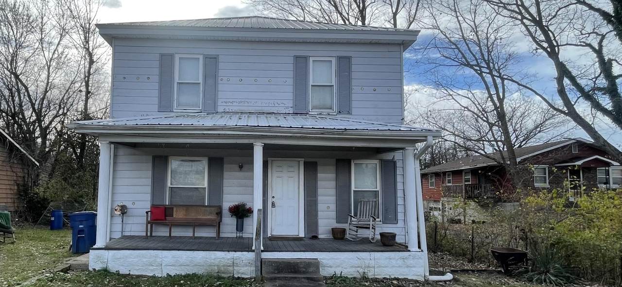 204 7TH St - Photo 1