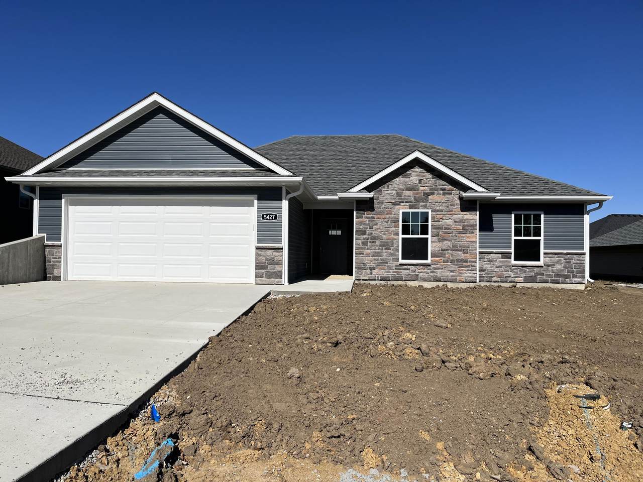 5427 Sweetgum - Photo 1