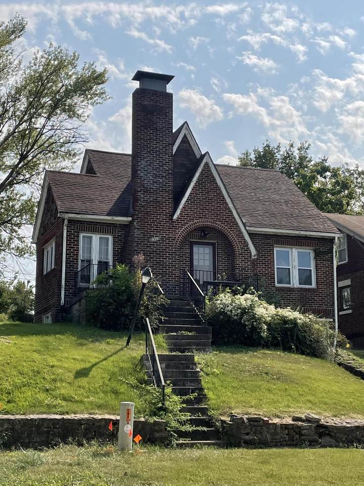 926 Reed St - Photo 1