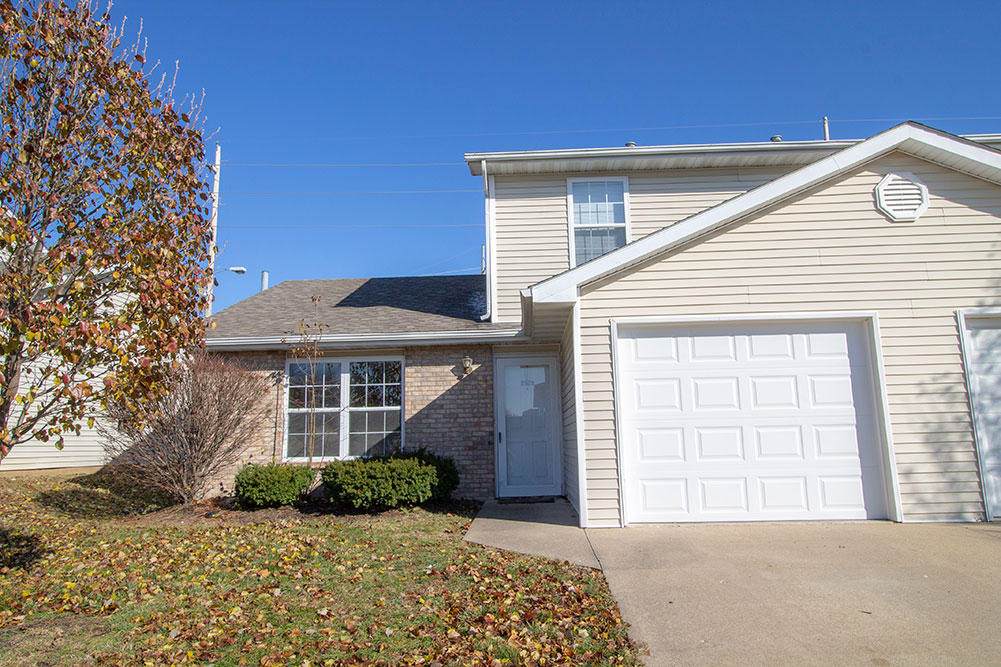 2529 Northampton Dr - Photo 1