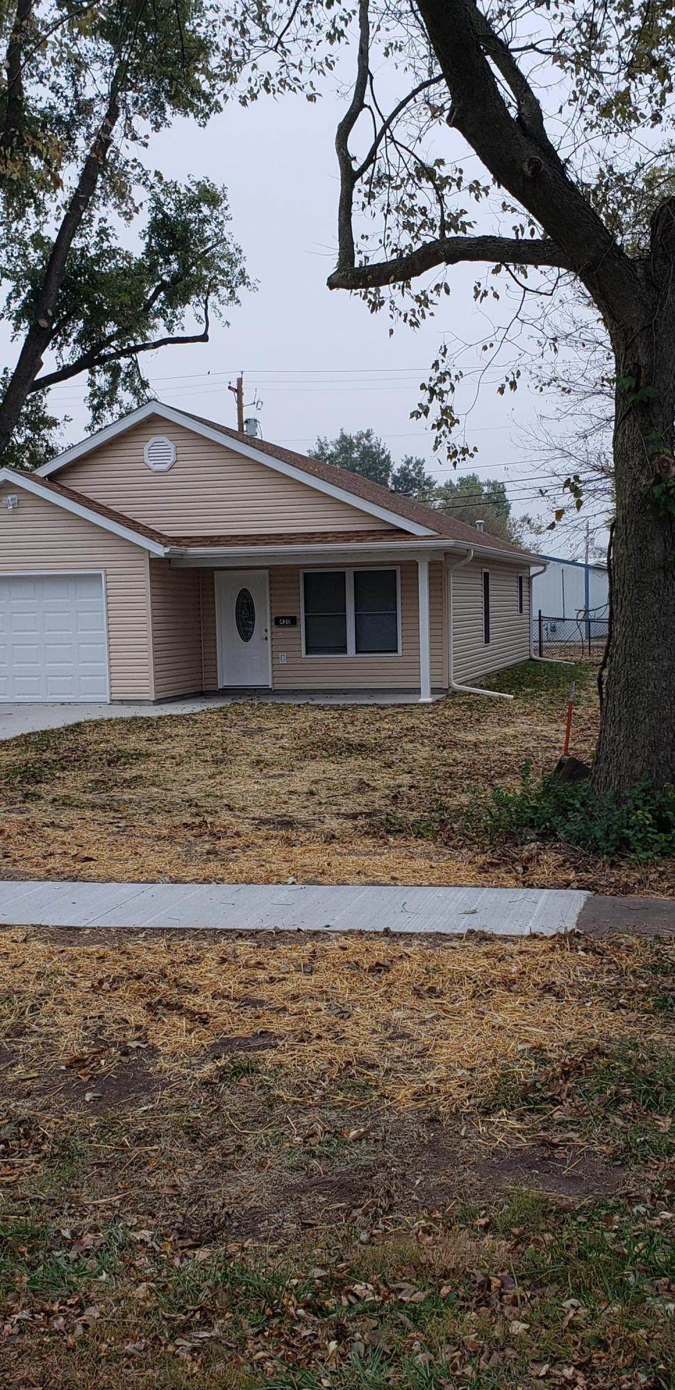 424 Hickman - Photo 1