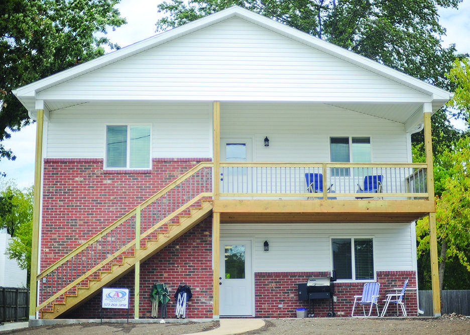 1409 Paris Rd - Photo 1