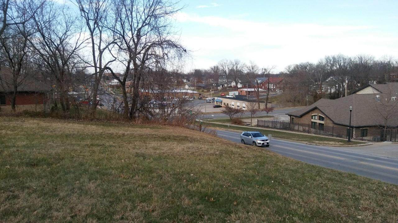 1201 Main St - Photo 1
