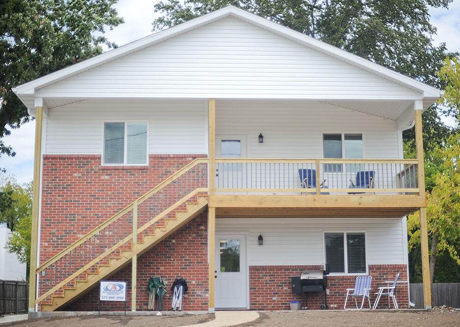 1411 Paris Rd - Photo 1