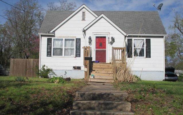 605 Western St - Photo 1