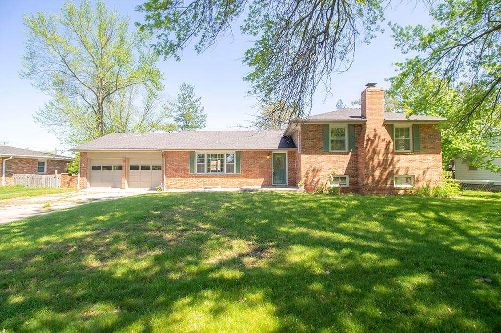 2207 Bushnell Dr - Photo 1