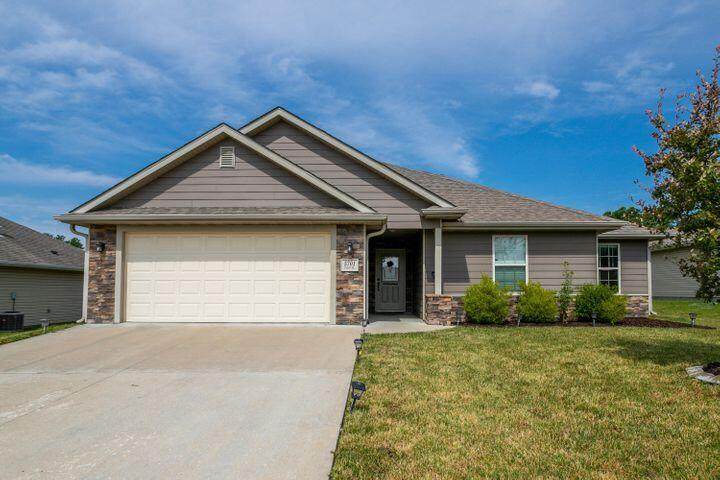 5701 Islip Dr - Photo 1