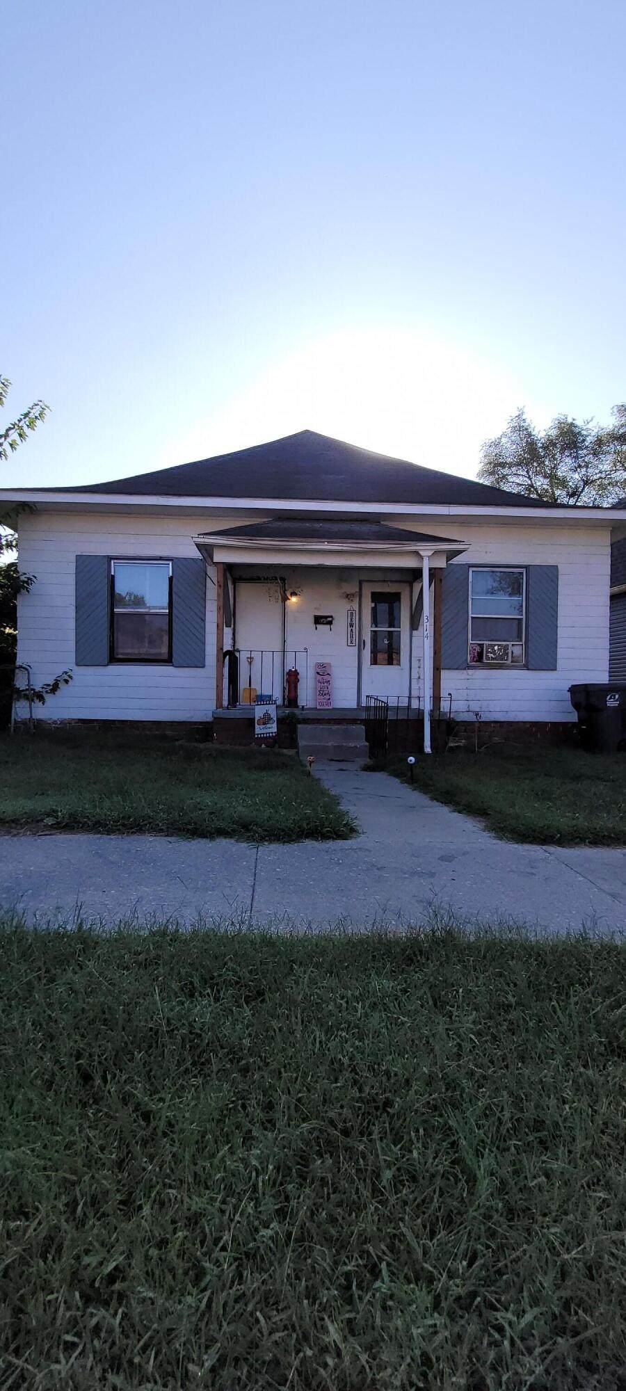 314 Jones St - Photo 1