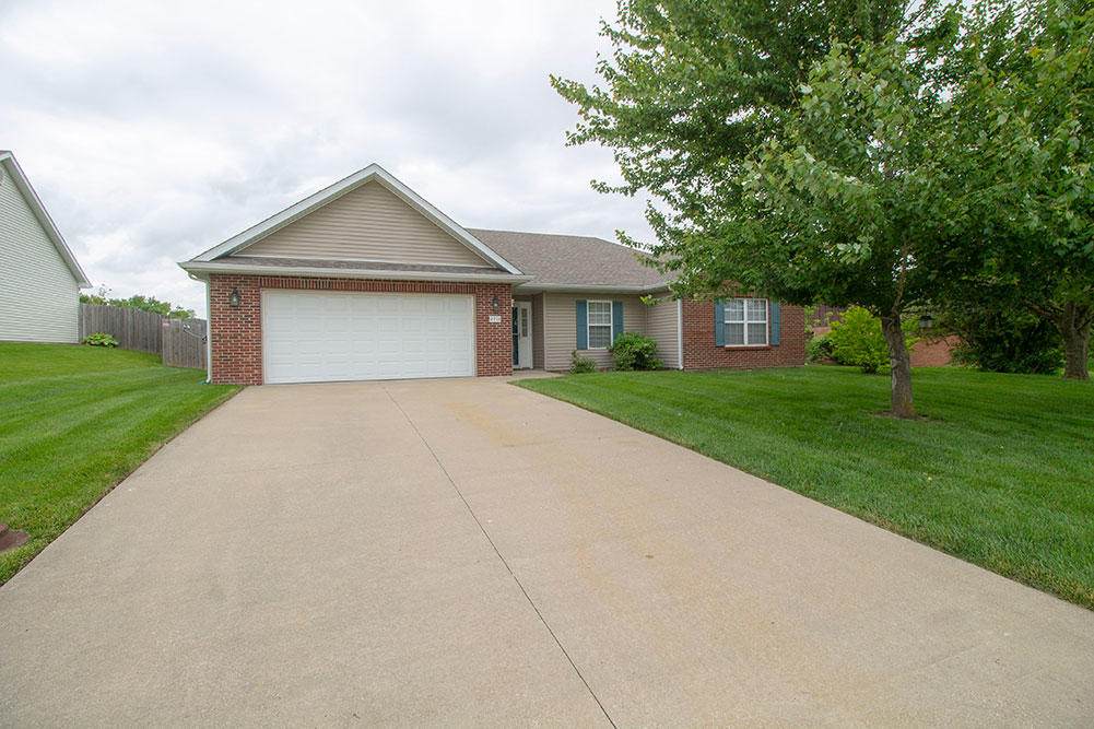 2913 Lake Town Dr - Photo 1