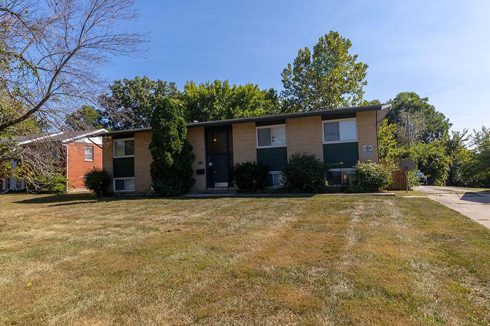 2806 Leeway Dr - Photo 1