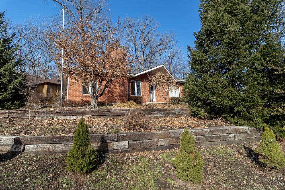 401 Cedar Ln - Photo 1