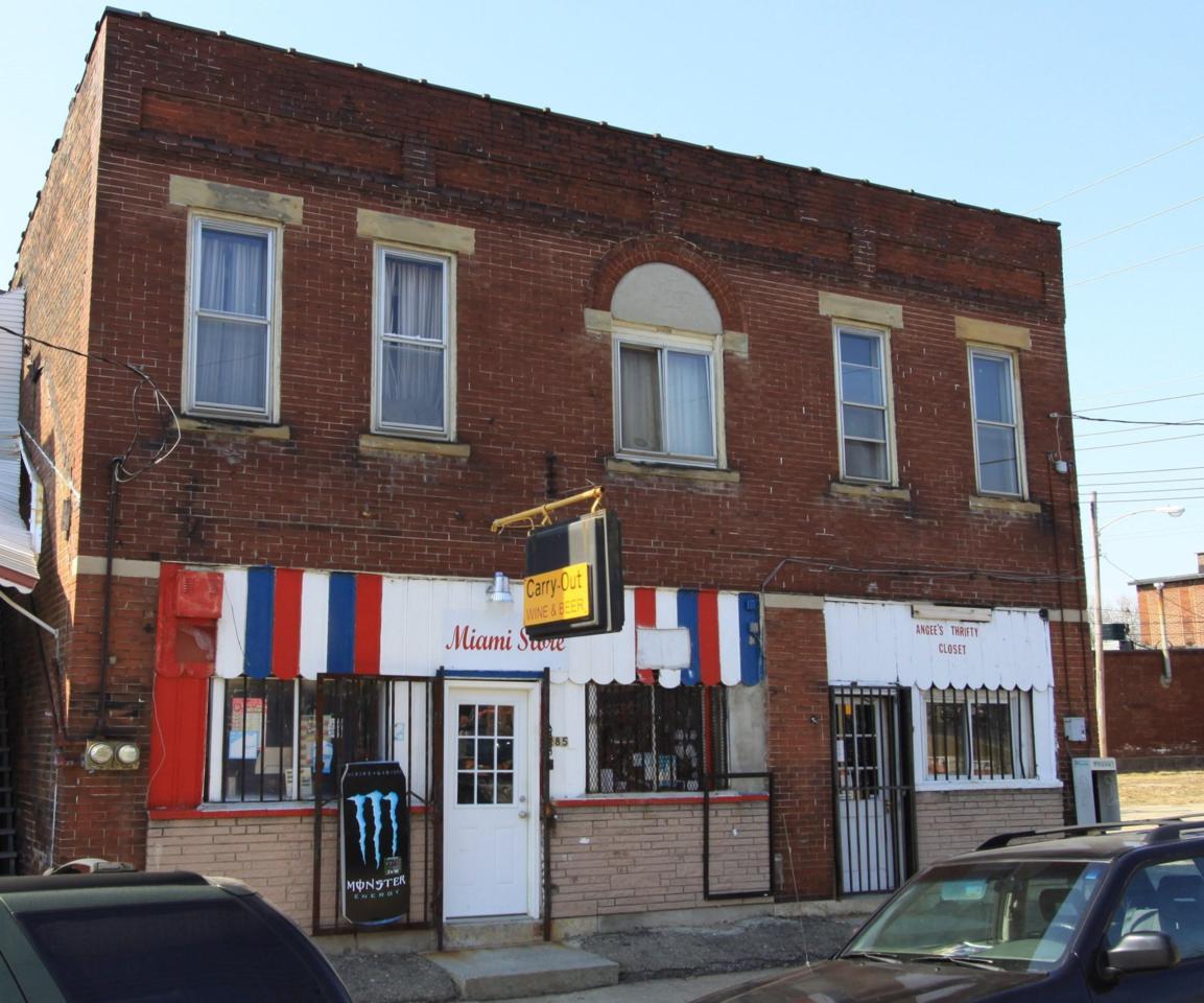285 Miami Avenue - Photo 1