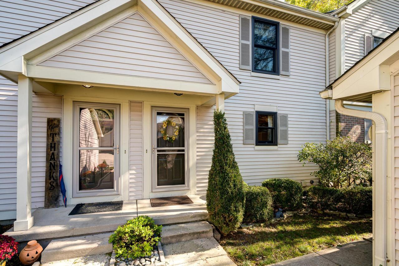8388 Cliffthorne Way - Photo 1