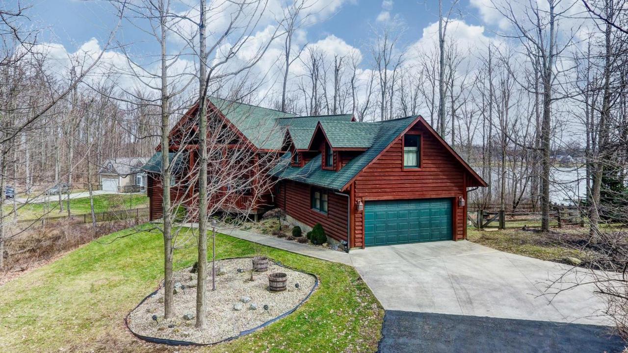 1196 George Allen Drive - Photo 1