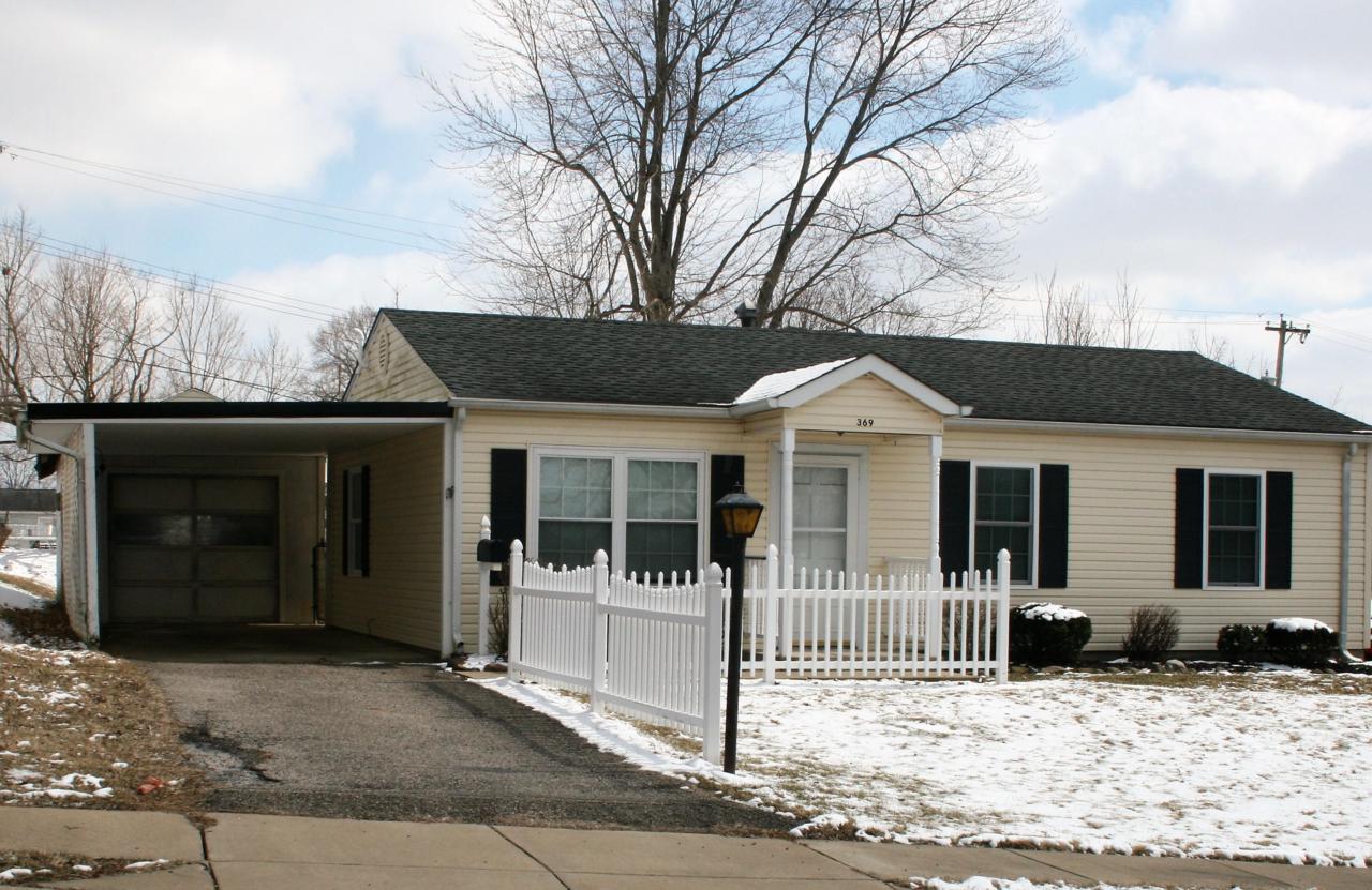 369 Hillview Drive - Photo 1