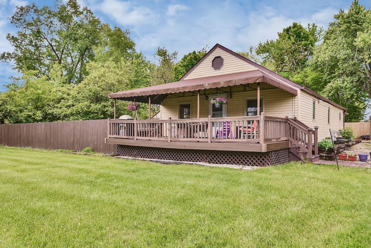 3437 Brookside Boulevard - Photo 1