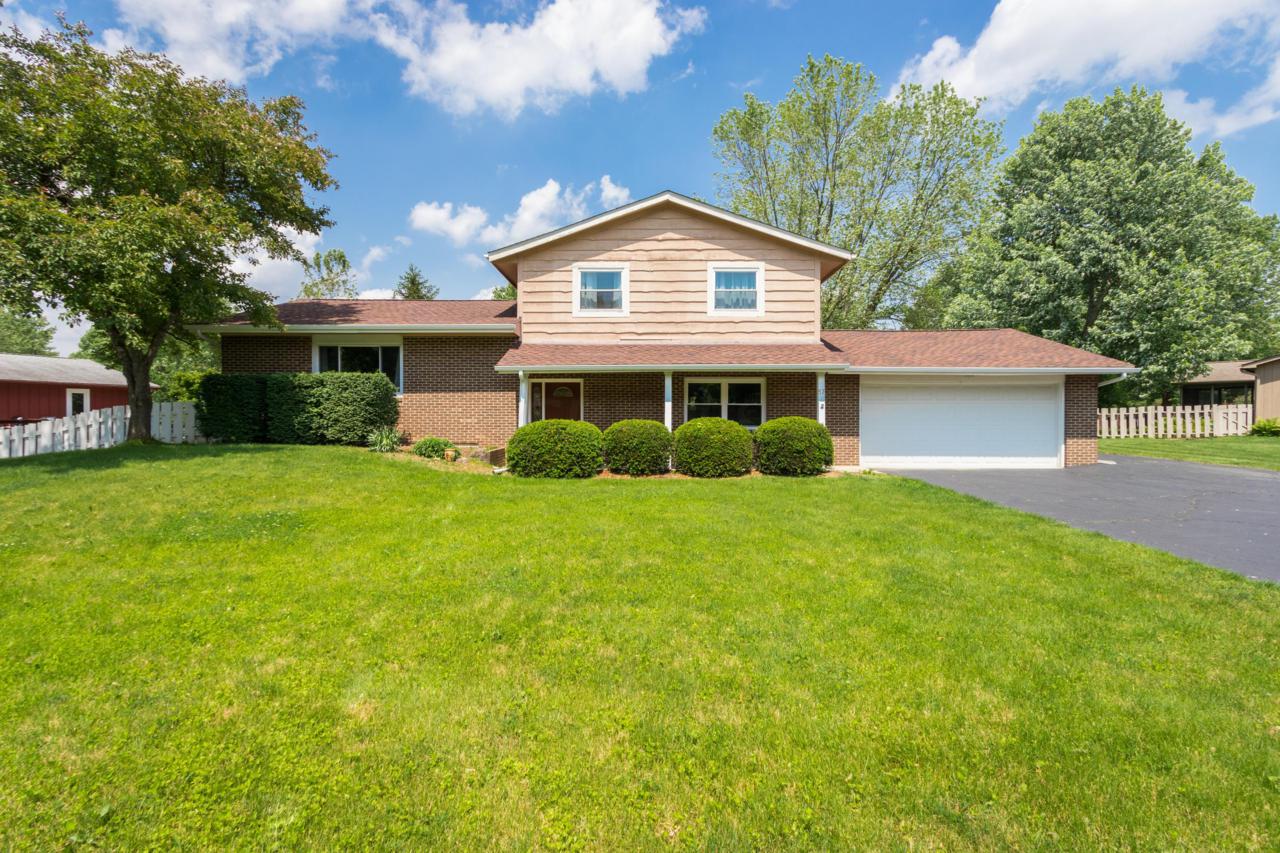 57 Hawthorn Road - Photo 1