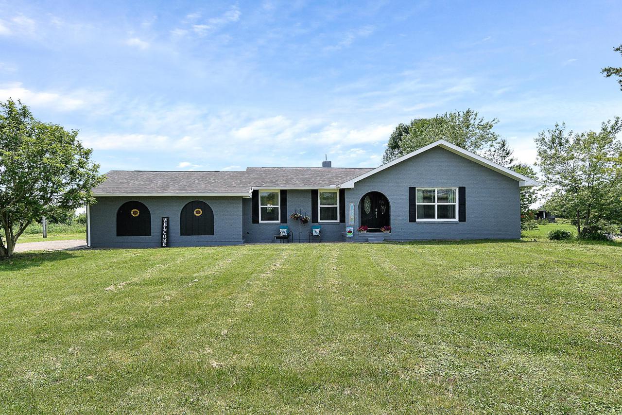 15851 London Road - Photo 1