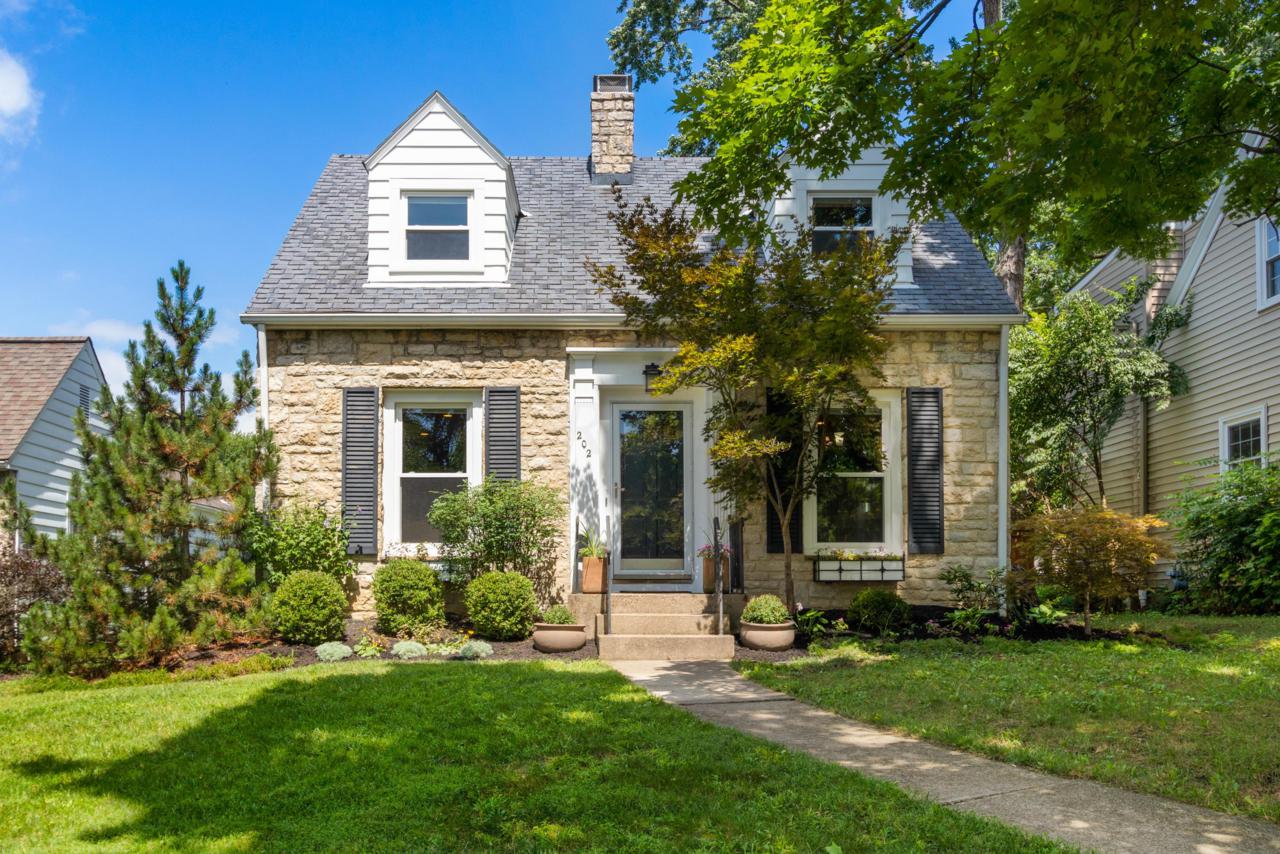 202 Schreyer Place - Photo 1