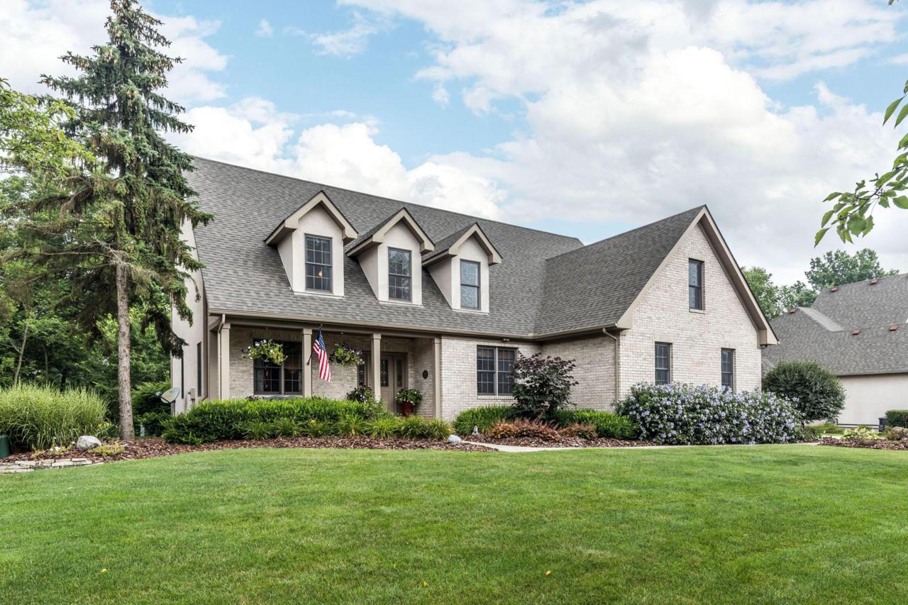 8824 Chateau Drive - Photo 1