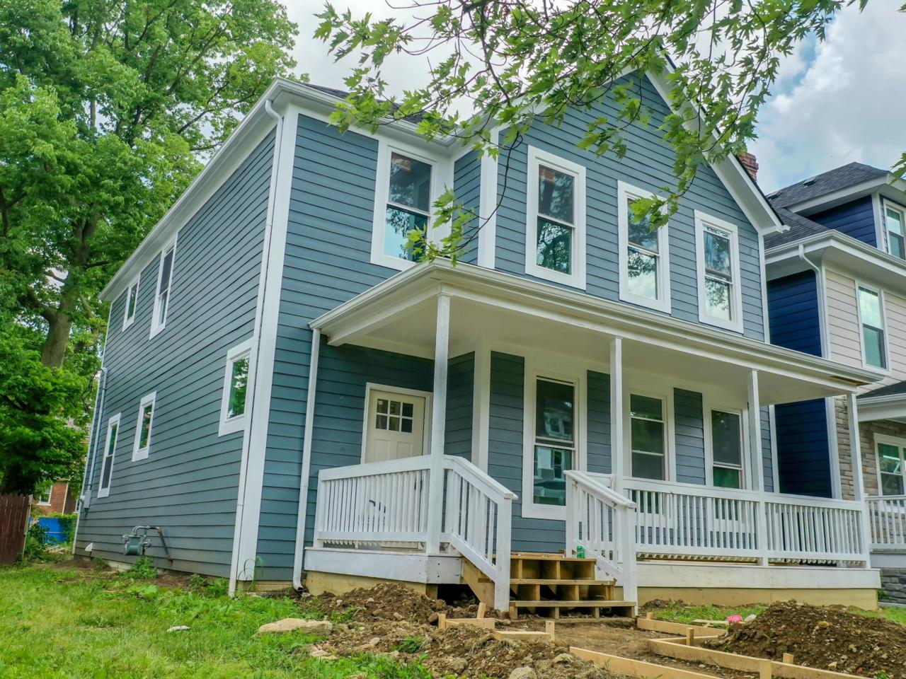 406 Stoddart Avenue - Photo 1