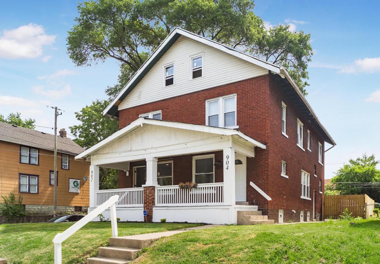 904 Carpenter Street - Photo 1