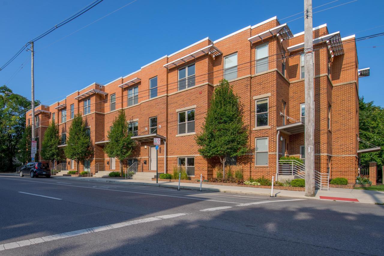 873 Summit Street - Photo 1