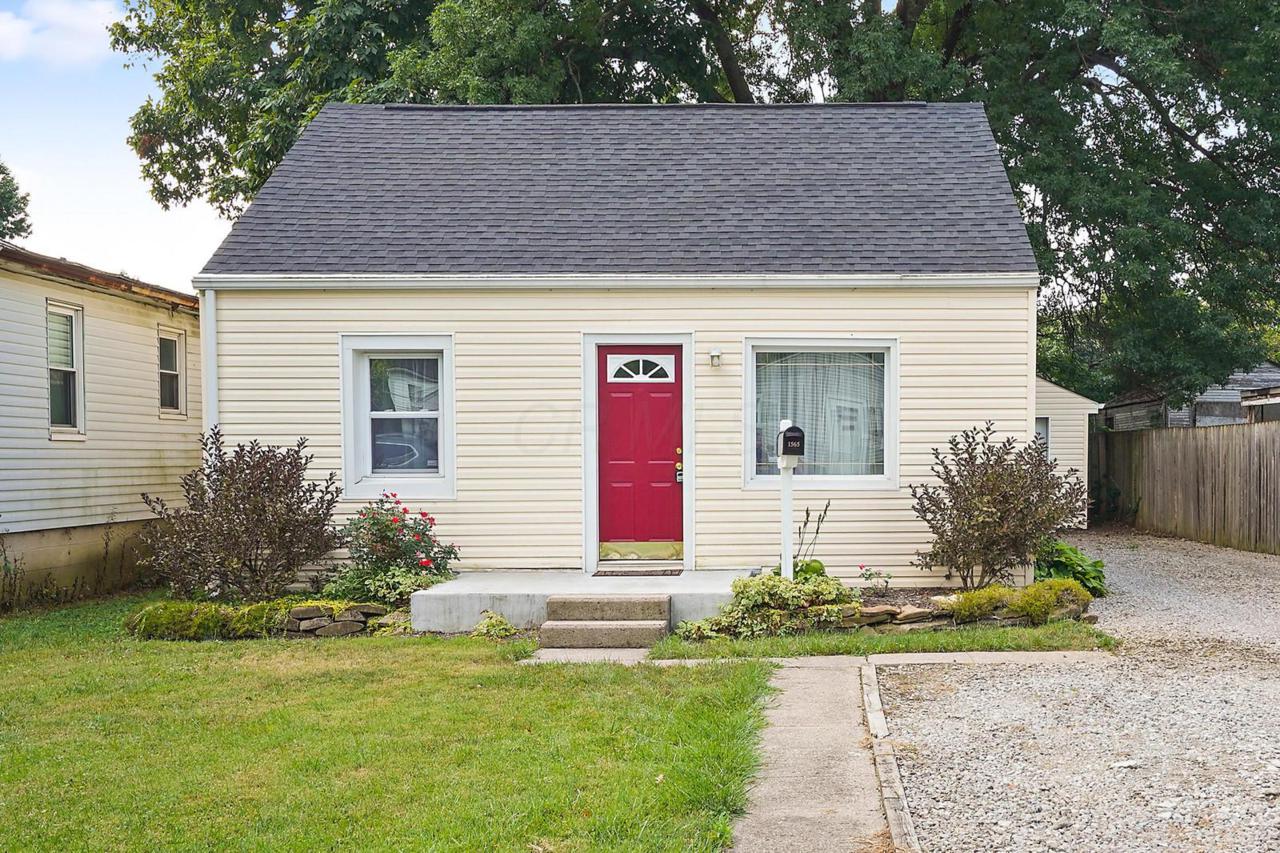 1565 Elmore Avenue - Photo 1