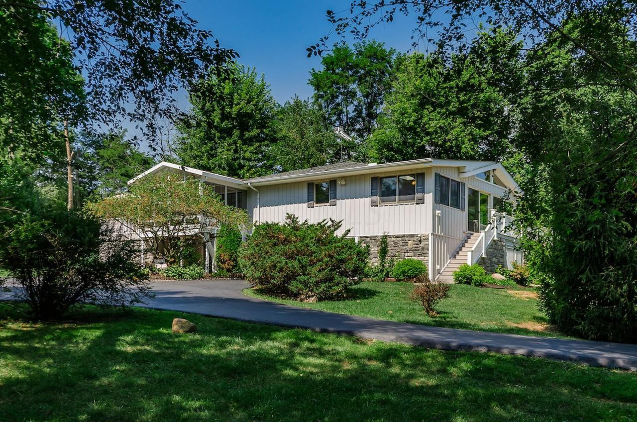 3385 Wheeling Road - Photo 1