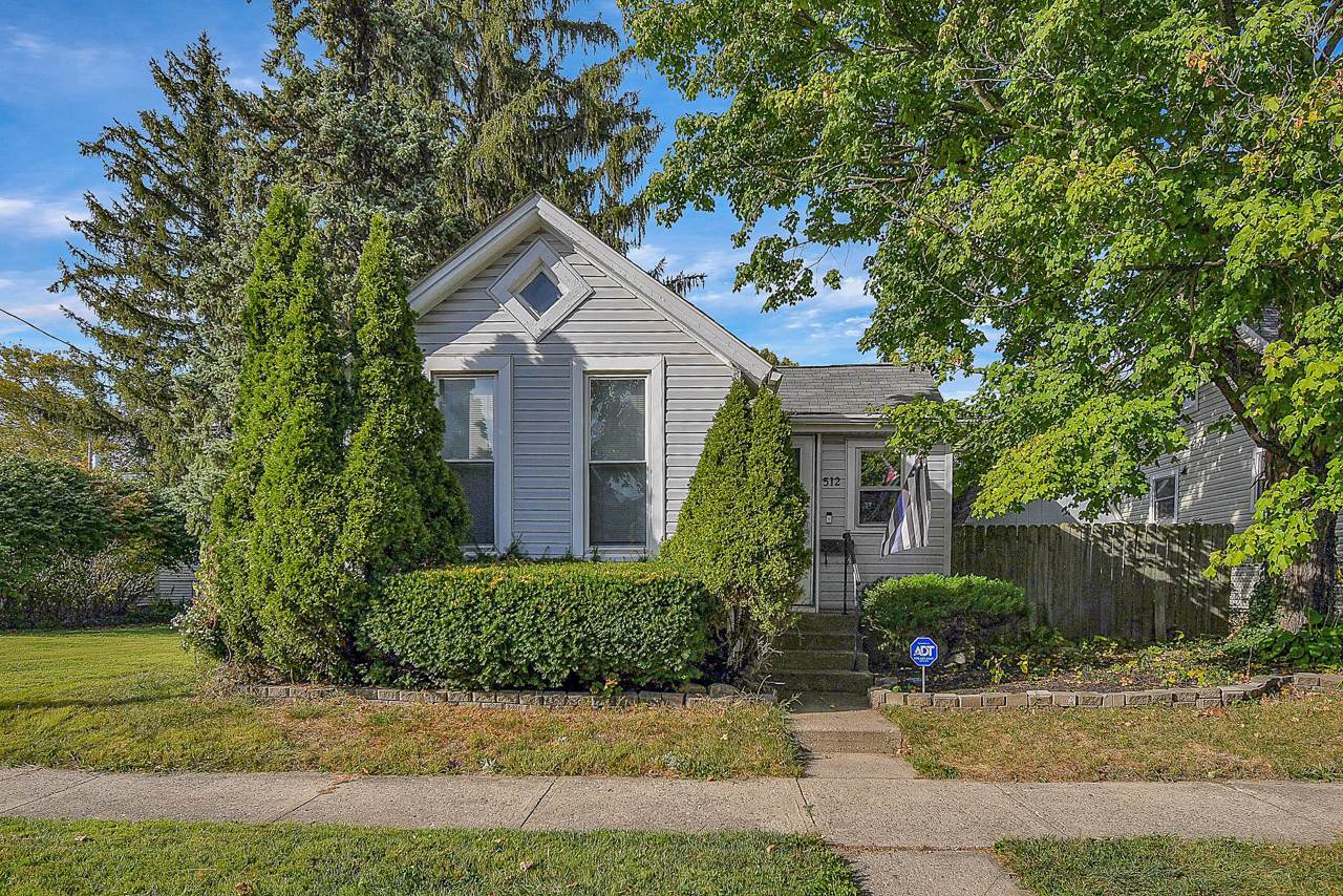 512 Columbus Street - Photo 1
