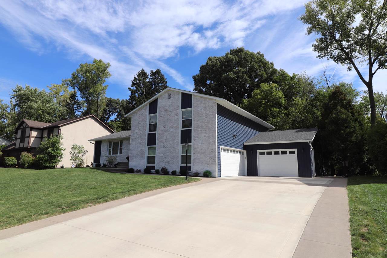 4546 Crompton Drive - Photo 1