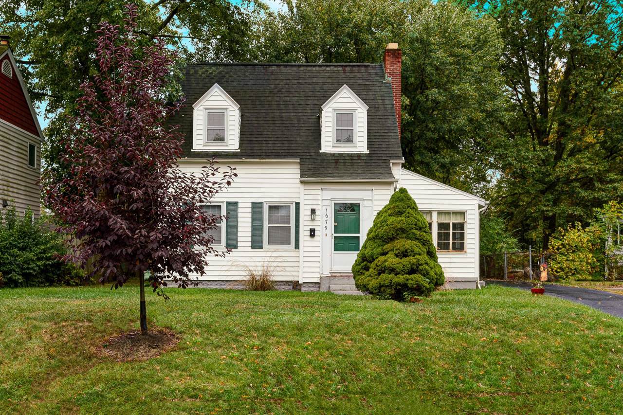 1679 Weldon Avenue - Photo 1