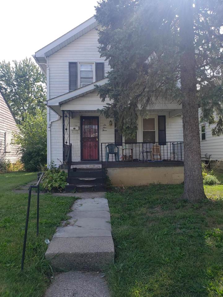 653 Gates Street - Photo 1