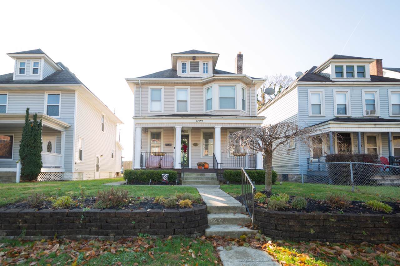 1729 Oak Street - Photo 1
