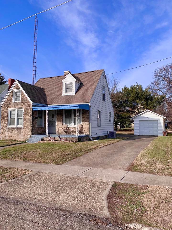 1009 Seborn Avenue - Photo 1