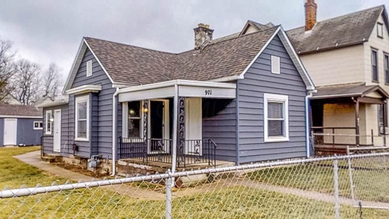 971 Campbell Avenue - Photo 1