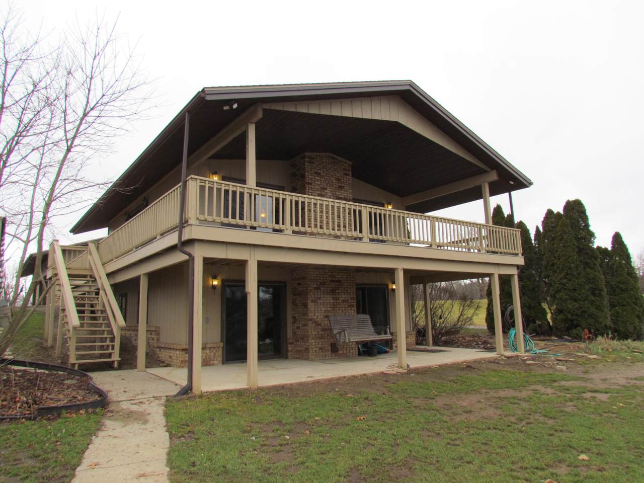 4089 Apple Valley Drive - Photo 1