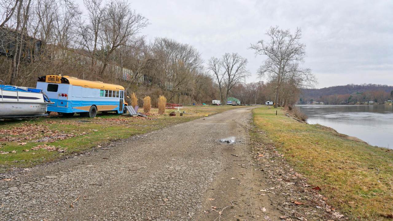 2675 Linden Avenue - Photo 1