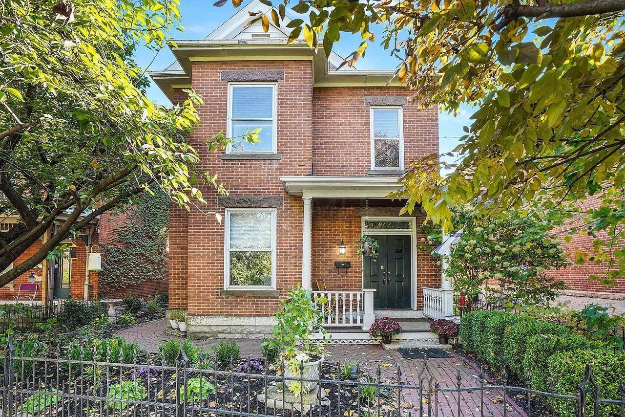 35 Thurman Avenue - Photo 1