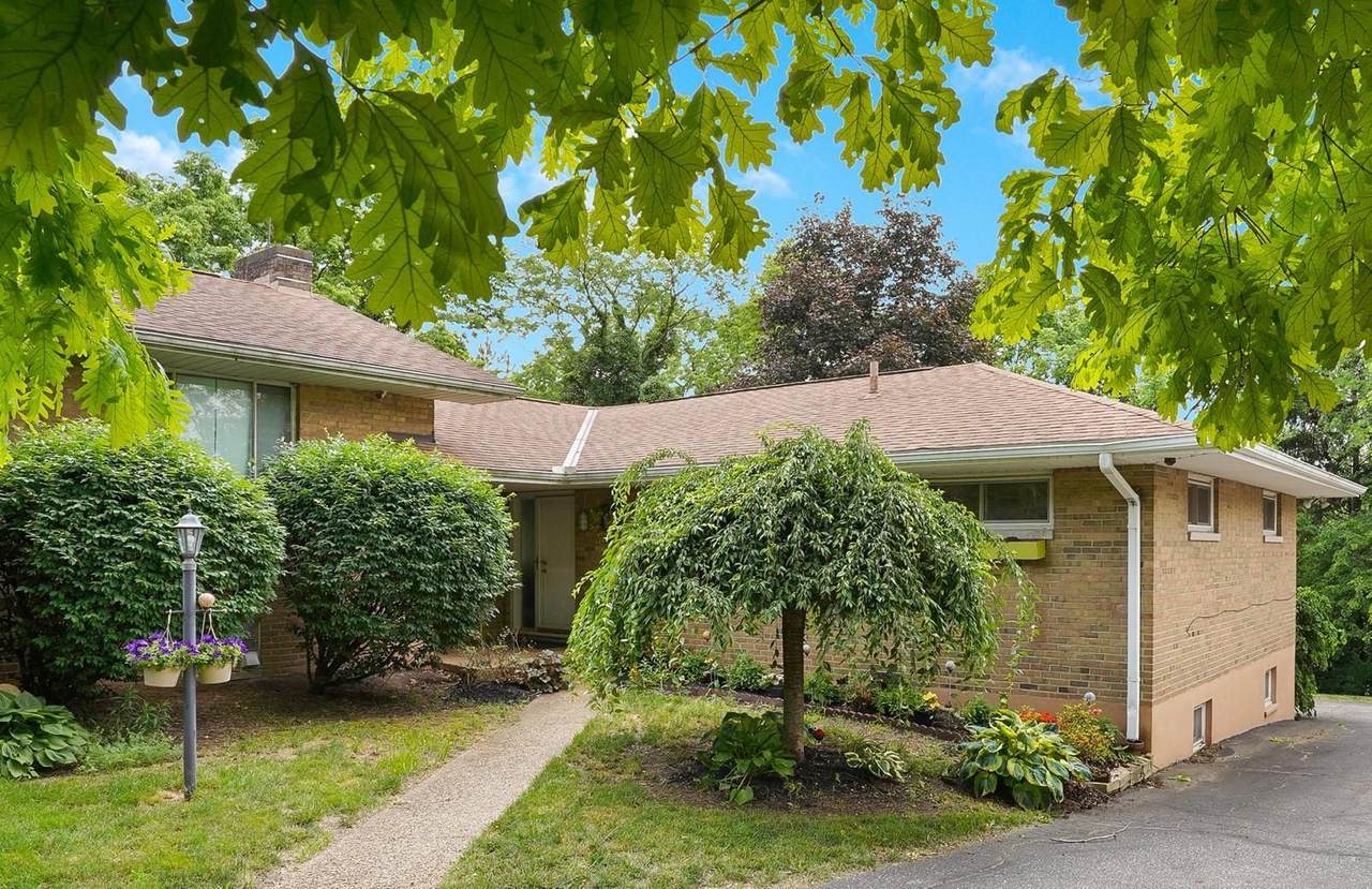 2627 Charing Road - Photo 1