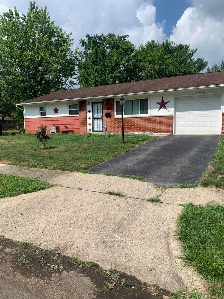 1701 Clyde Place - Photo 1