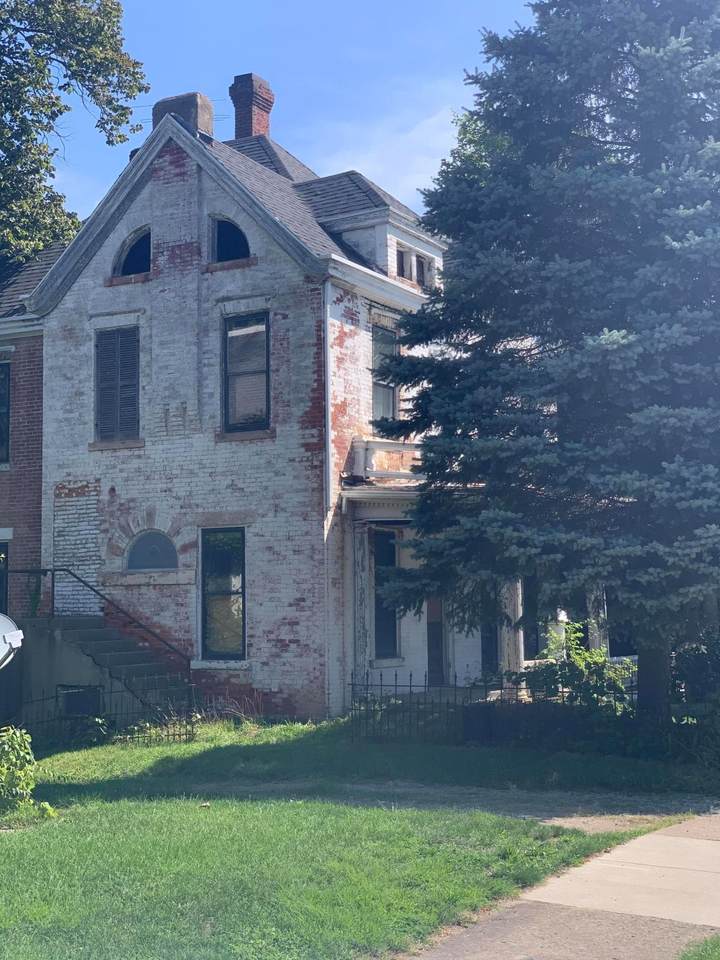 924 High Street - Photo 1