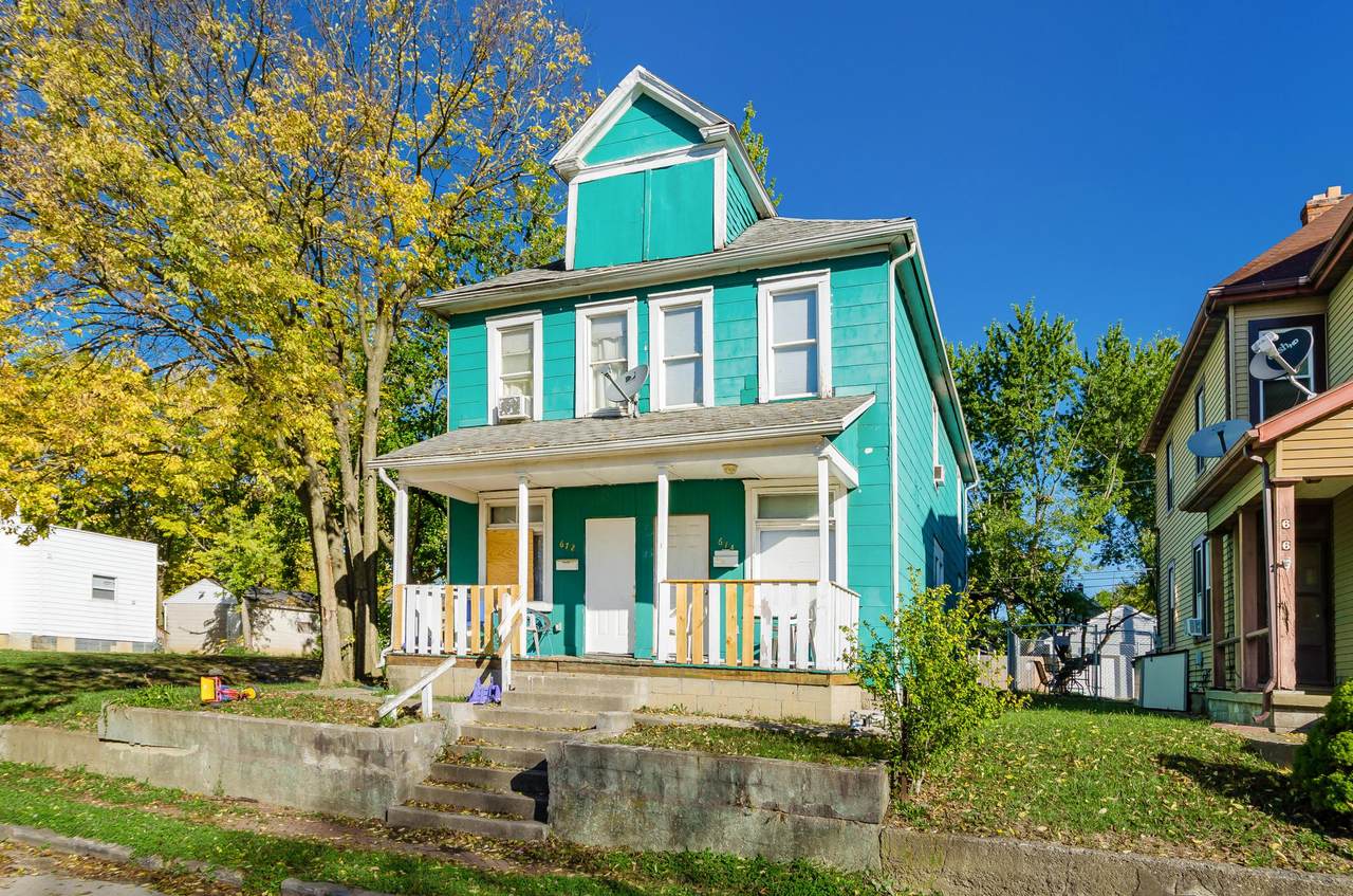 672 - 674 Stewart Avenue - Photo 1