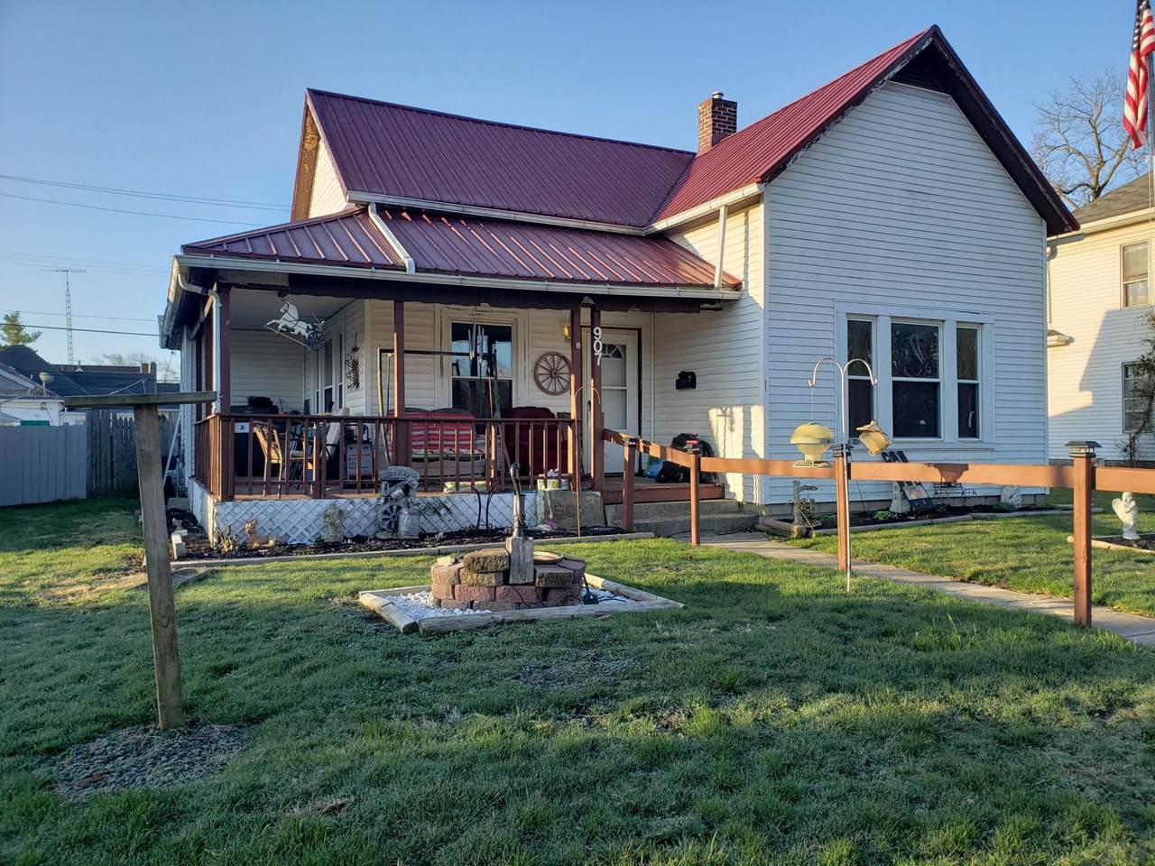 907 Clinton Avenue - Photo 1