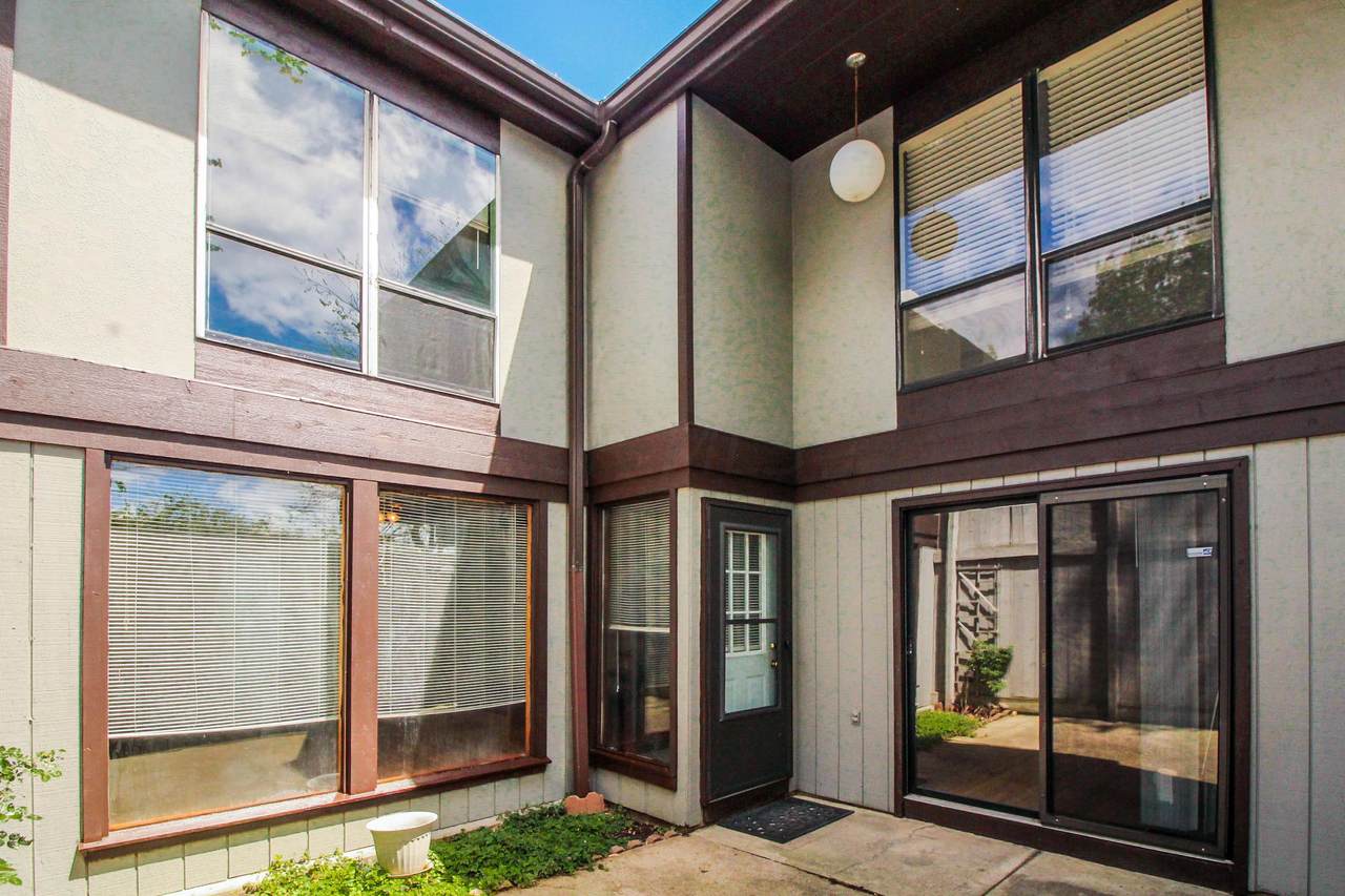 5430 Worthington Forest Place - Photo 1