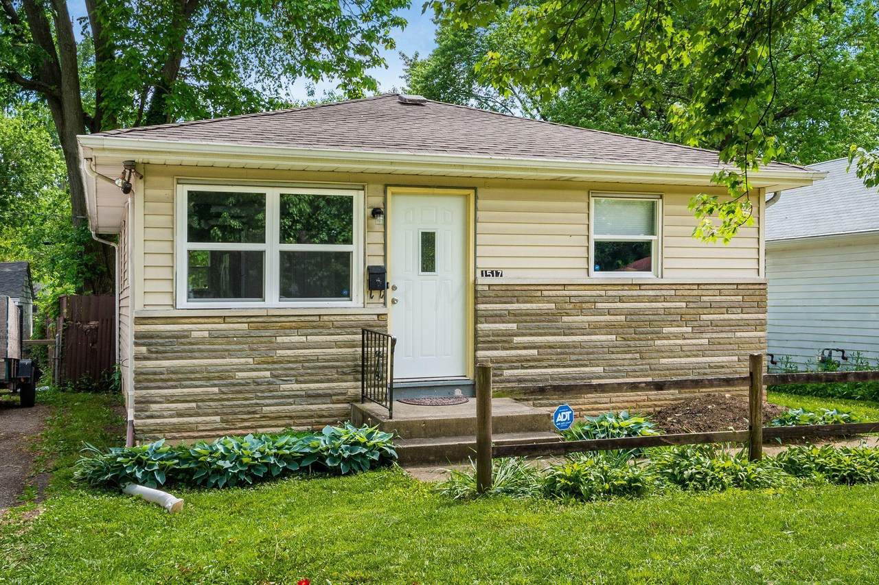 1517 Elmore Avenue - Photo 1