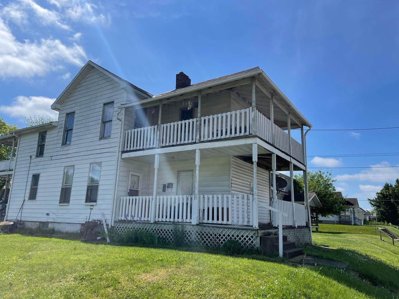742 Pine Street - Photo 1