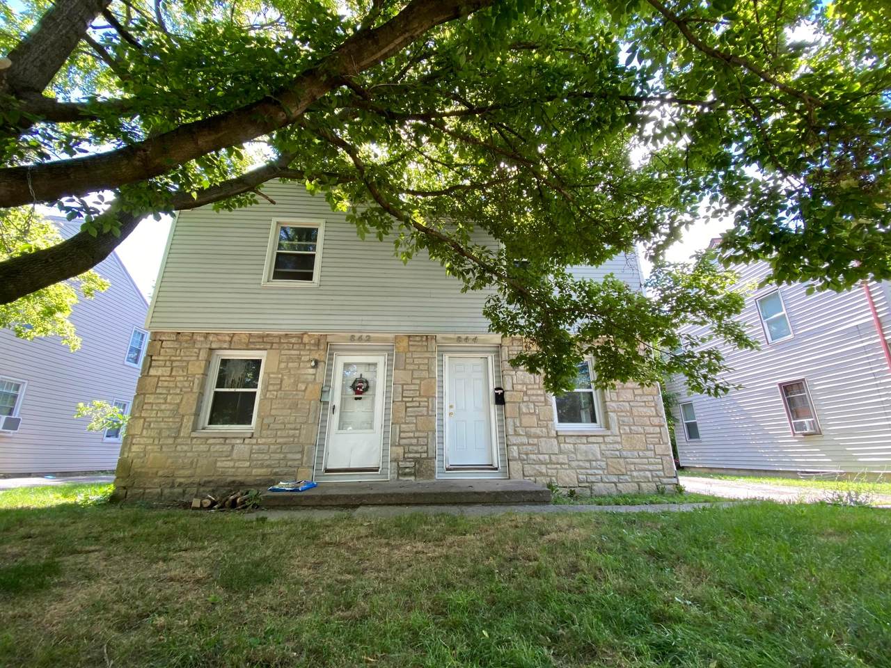 842-844 Harris Avenue - Photo 1